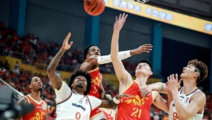 kaiyun-大秋无敌！3叉戟砍79分，CBA总决赛：广厦逆境翻盘，裁判罕见争议